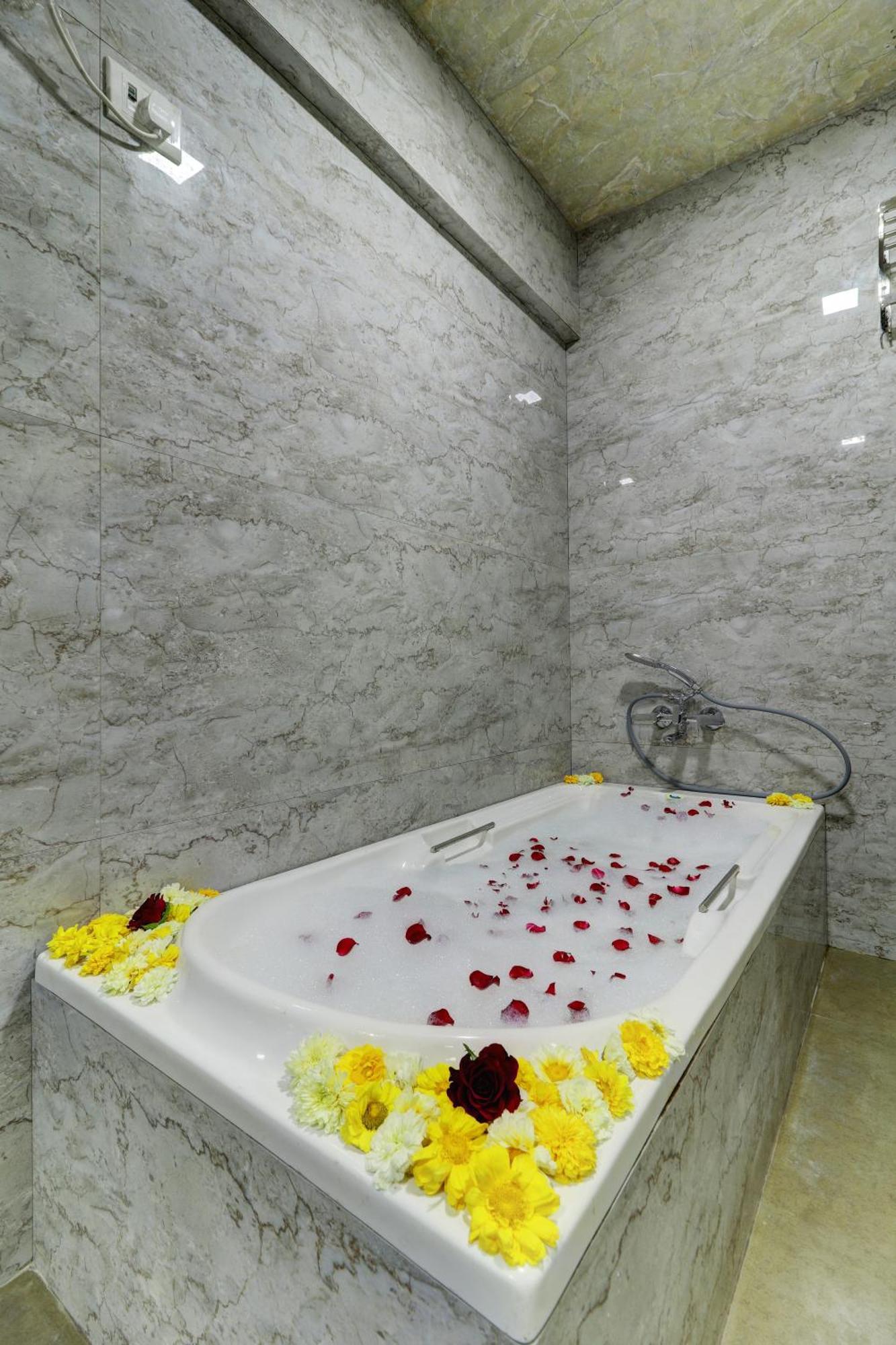 Hotel Shree Residency Lodging & Boarding نافي مومباي المظهر الخارجي الصورة