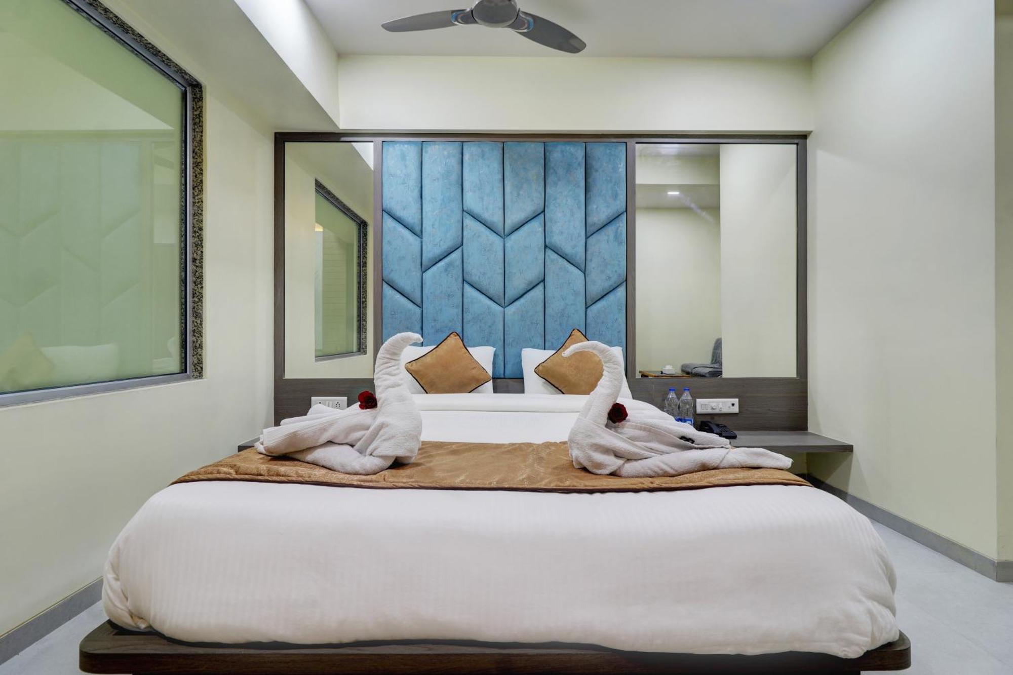 Hotel Shree Residency Lodging & Boarding نافي مومباي المظهر الخارجي الصورة