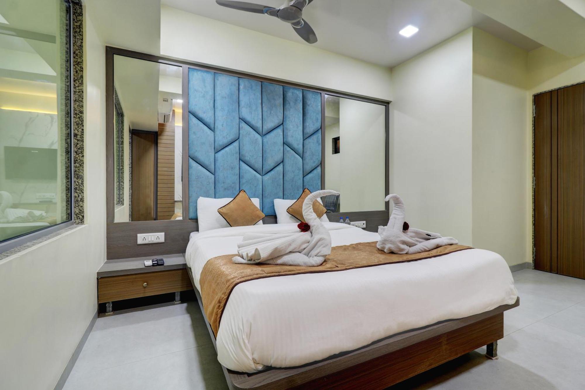 Hotel Shree Residency Lodging & Boarding نافي مومباي المظهر الخارجي الصورة