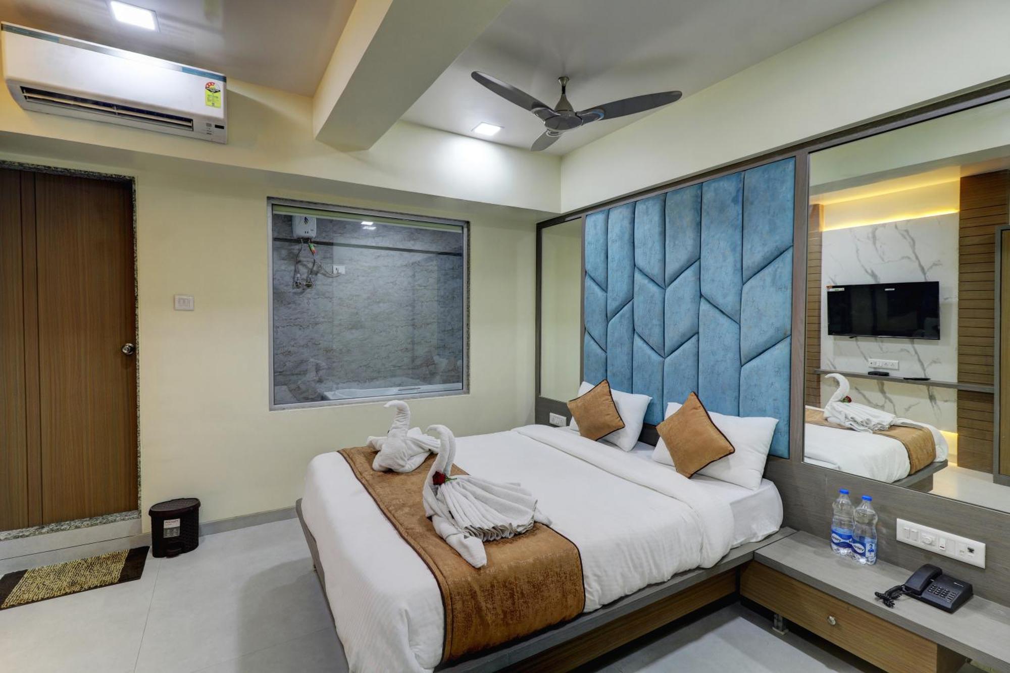 Hotel Shree Residency Lodging & Boarding نافي مومباي المظهر الخارجي الصورة