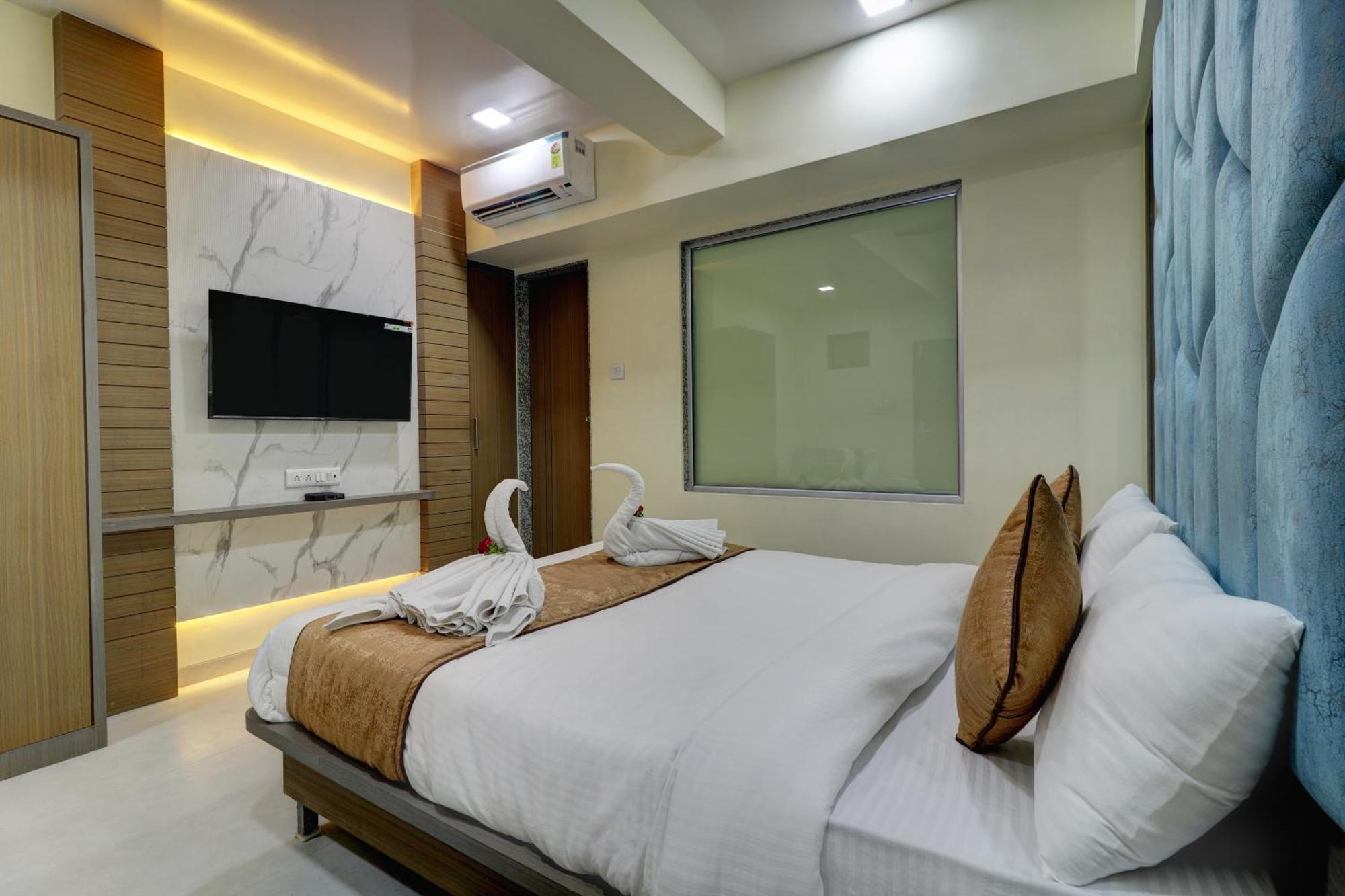 Hotel Shree Residency Lodging & Boarding نافي مومباي المظهر الخارجي الصورة