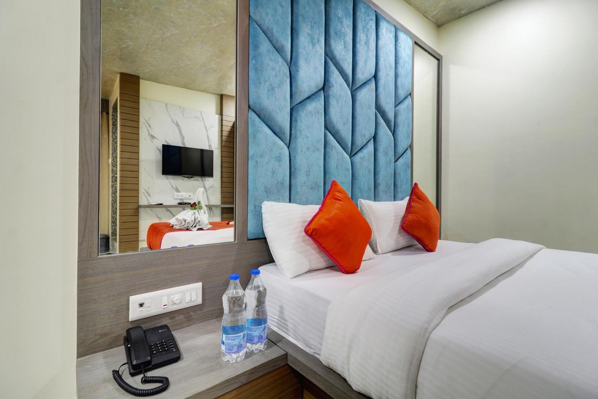 Hotel Shree Residency Lodging & Boarding نافي مومباي المظهر الخارجي الصورة