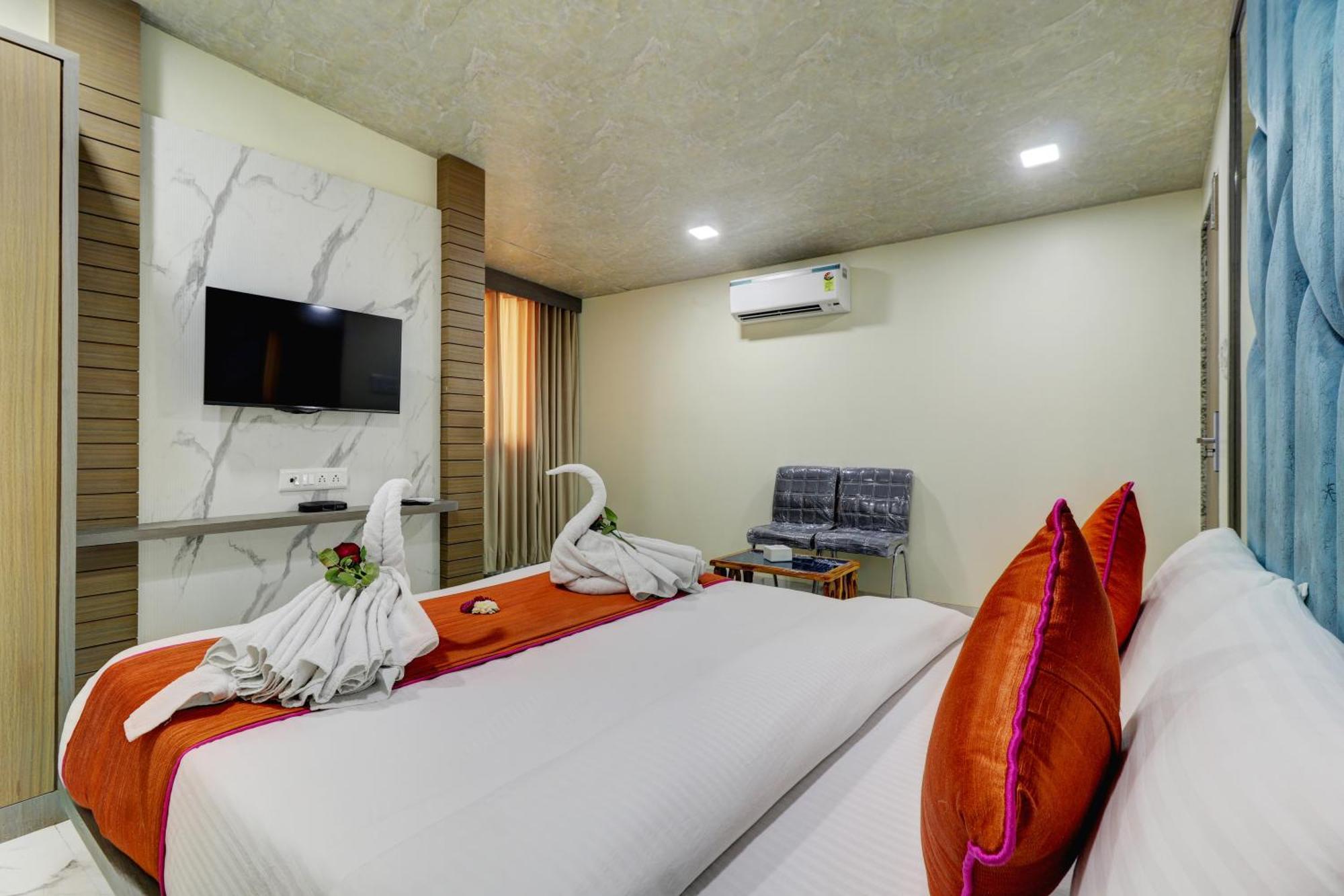 Hotel Shree Residency Lodging & Boarding نافي مومباي المظهر الخارجي الصورة