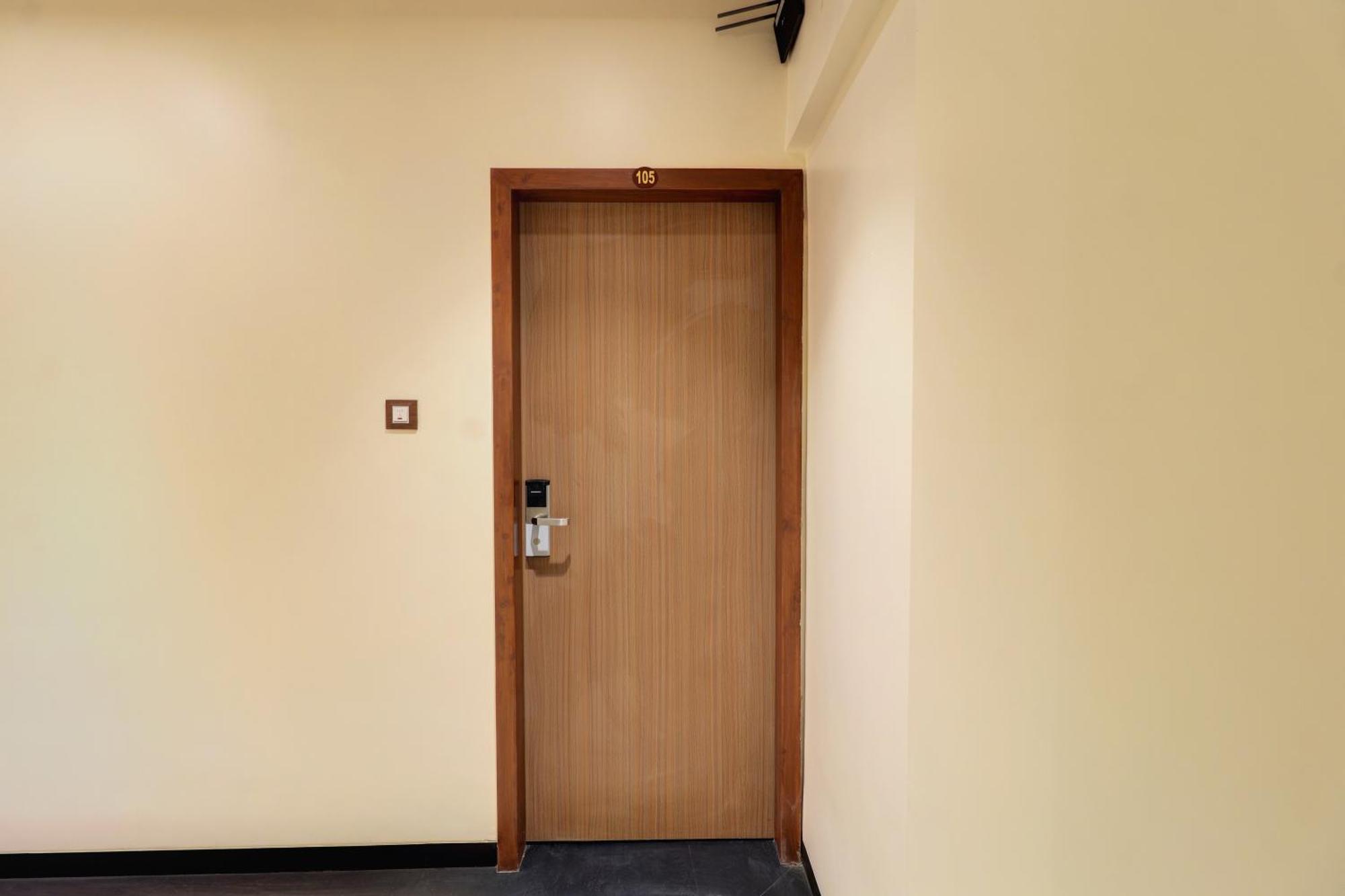 Hotel Shree Residency Lodging & Boarding نافي مومباي المظهر الخارجي الصورة
