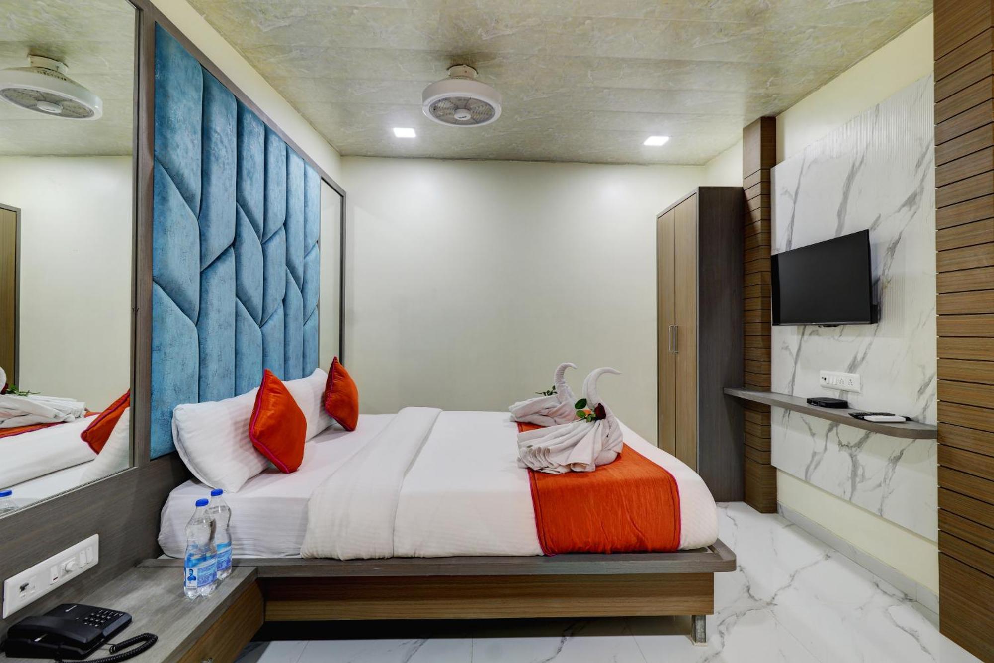 Hotel Shree Residency Lodging & Boarding نافي مومباي المظهر الخارجي الصورة