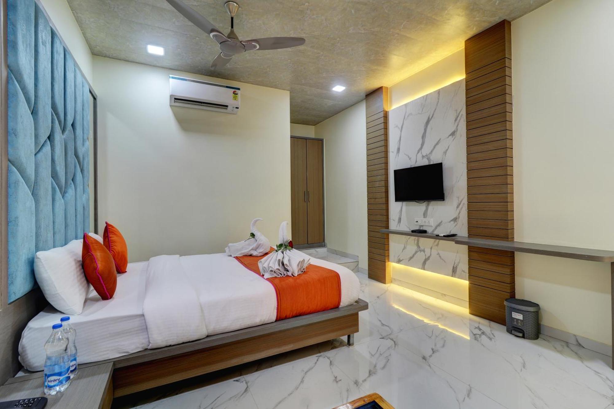 Hotel Shree Residency Lodging & Boarding نافي مومباي المظهر الخارجي الصورة