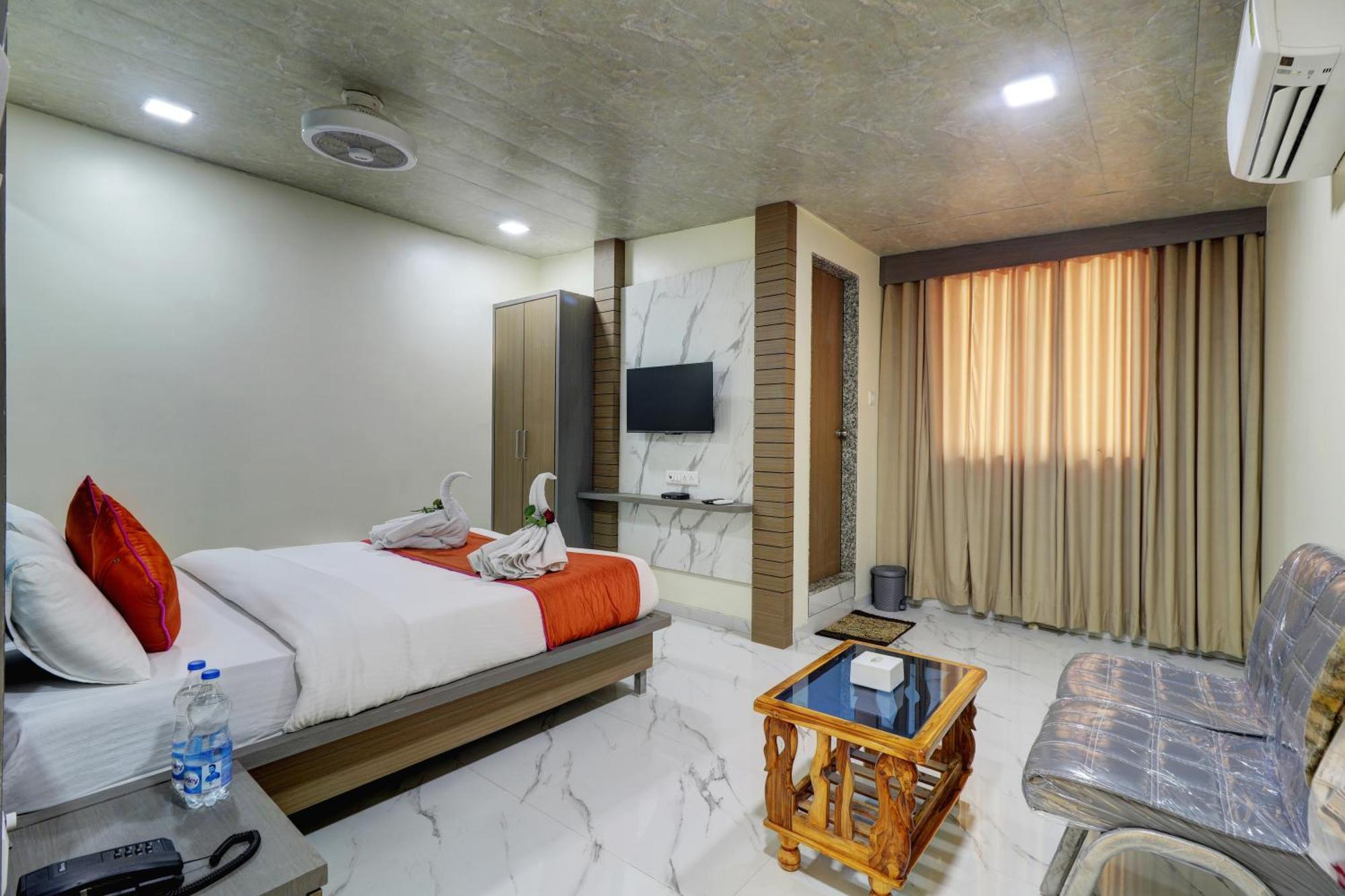 Hotel Shree Residency Lodging & Boarding نافي مومباي المظهر الخارجي الصورة