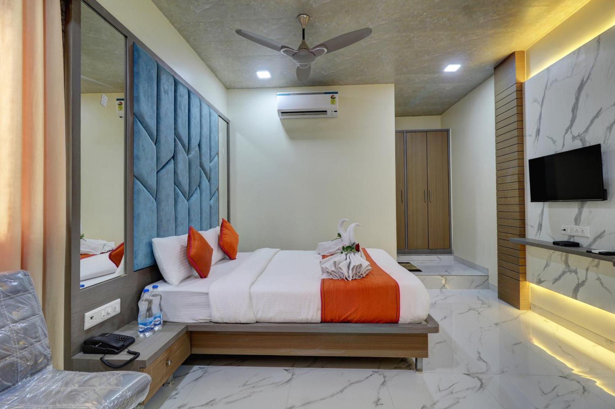 Hotel Shree Residency Lodging & Boarding نافي مومباي المظهر الخارجي الصورة