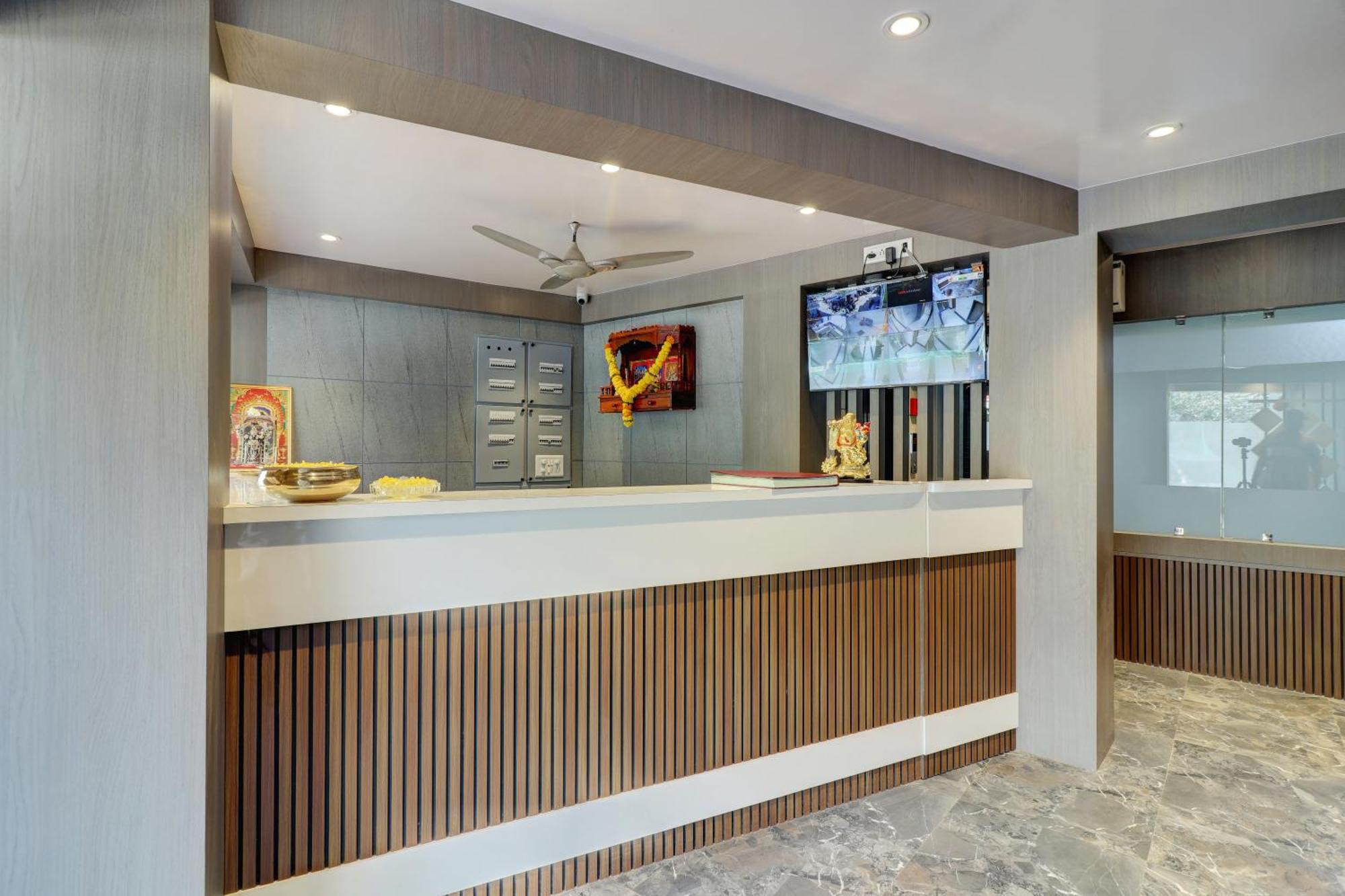 Hotel Shree Residency Lodging & Boarding نافي مومباي المظهر الخارجي الصورة