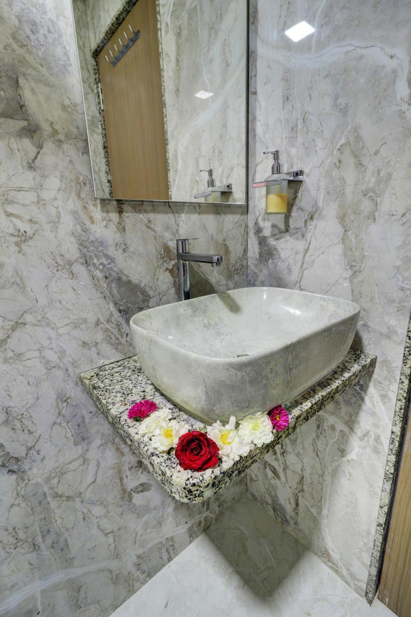 Hotel Shree Residency Lodging & Boarding نافي مومباي المظهر الخارجي الصورة