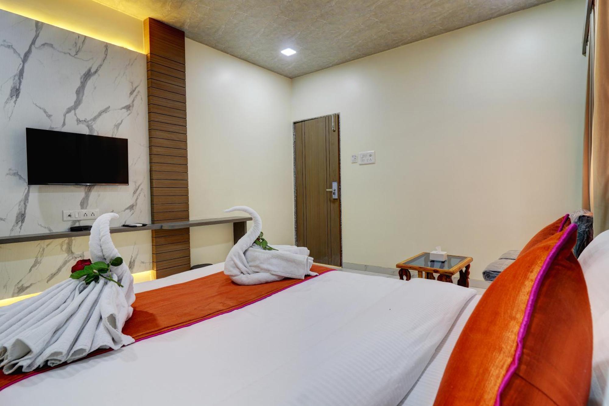 Hotel Shree Residency Lodging & Boarding نافي مومباي المظهر الخارجي الصورة