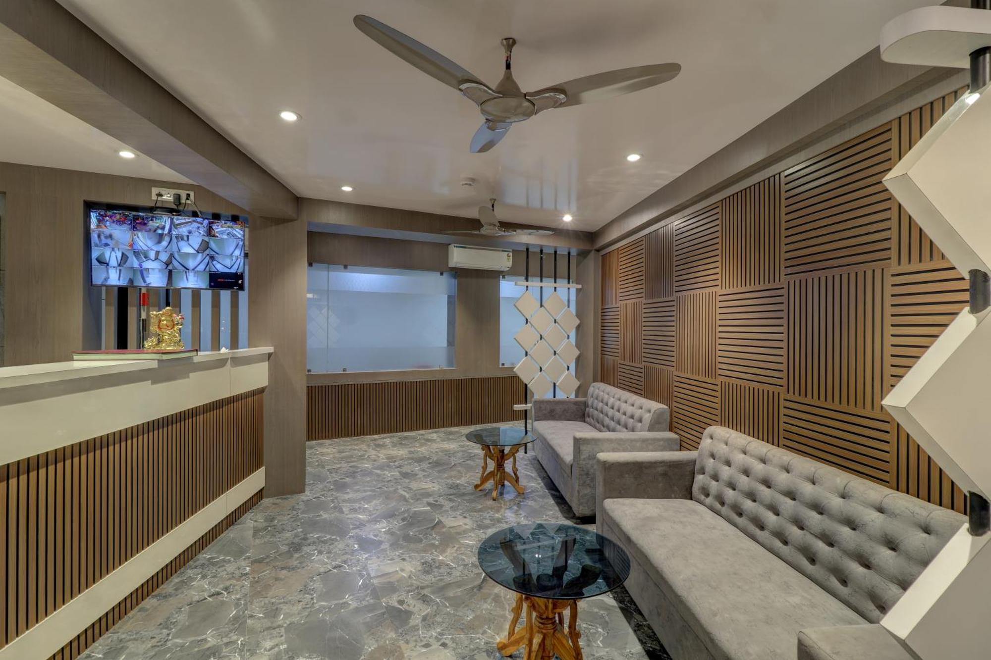 Hotel Shree Residency Lodging & Boarding نافي مومباي المظهر الخارجي الصورة