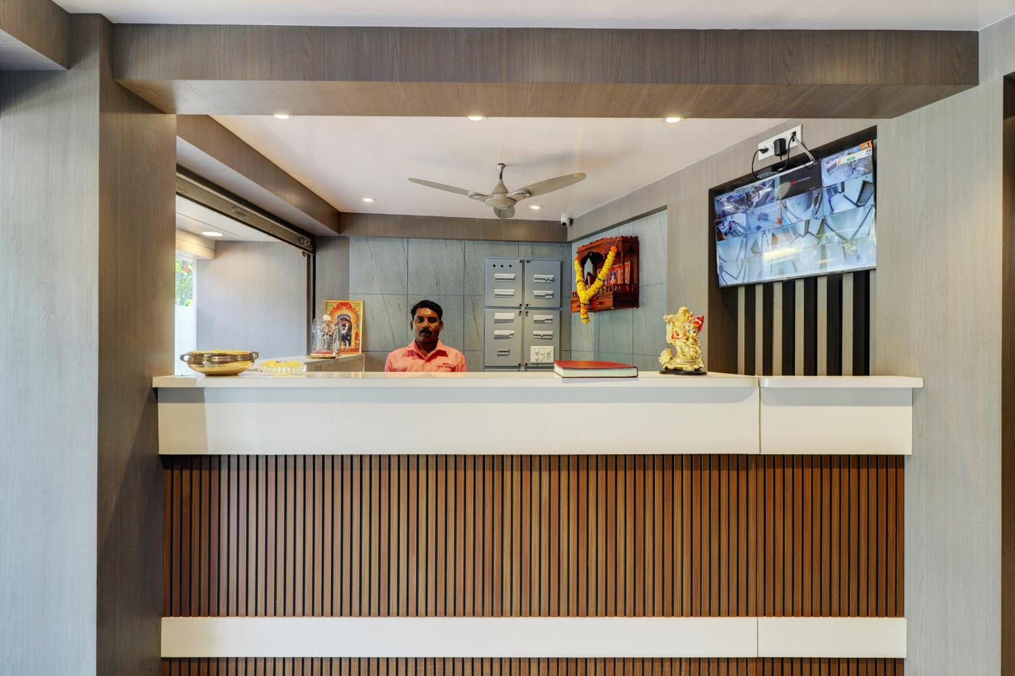 Hotel Shree Residency Lodging & Boarding نافي مومباي المظهر الخارجي الصورة